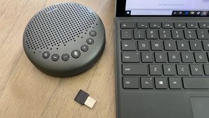 get-the-emeet-luna-bluetooth-speakerphone-for-just-$54-–-cnet-[cnet]