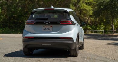 2022-chevy-bolt-ev-driven,-tesla-cybertruck-delay-and-more:-roadshow’s-week-in-review-–-roadshow-[cnet]