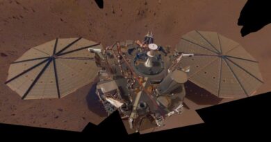 nasa-mars-robot-hears-planet-grumble-during-90-minute-long-marsquake-–-cnet-[cnet]