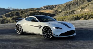 aston-martin-confirms-v12-vantage-sendoff-–-roadshow-[cnet]